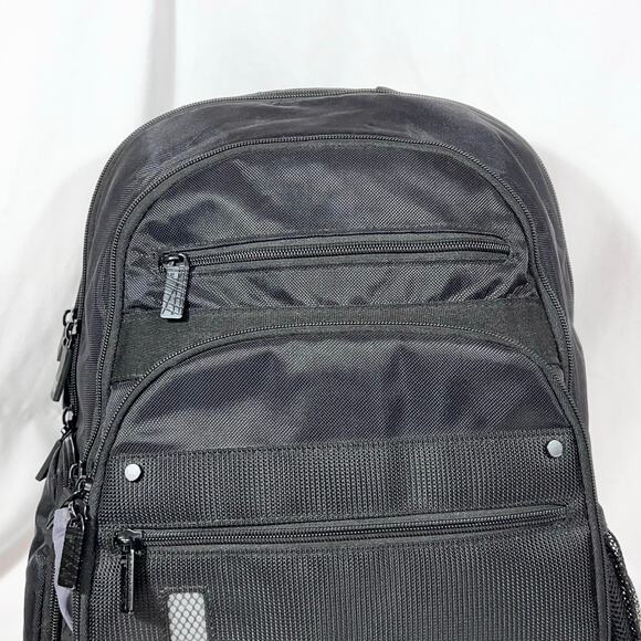 Targus Revolution Checkpoint-Friendly Backpack Safe Port 15.6 inch Used - Picture 7 of 13